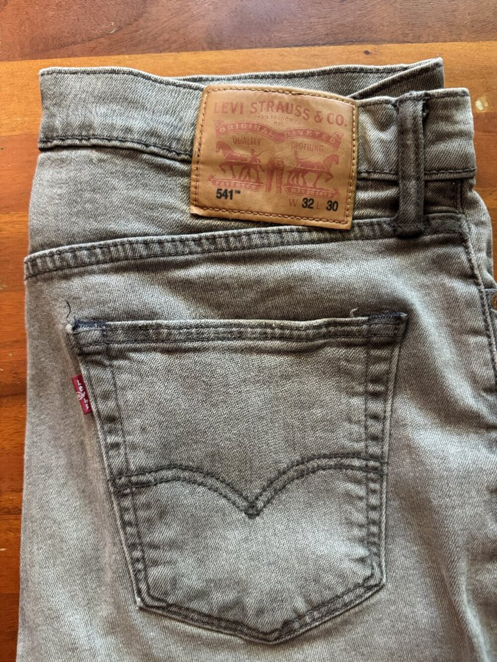 Levi's 541 Athletic Fit Jeans Men's 32x30 Light Gray Denim